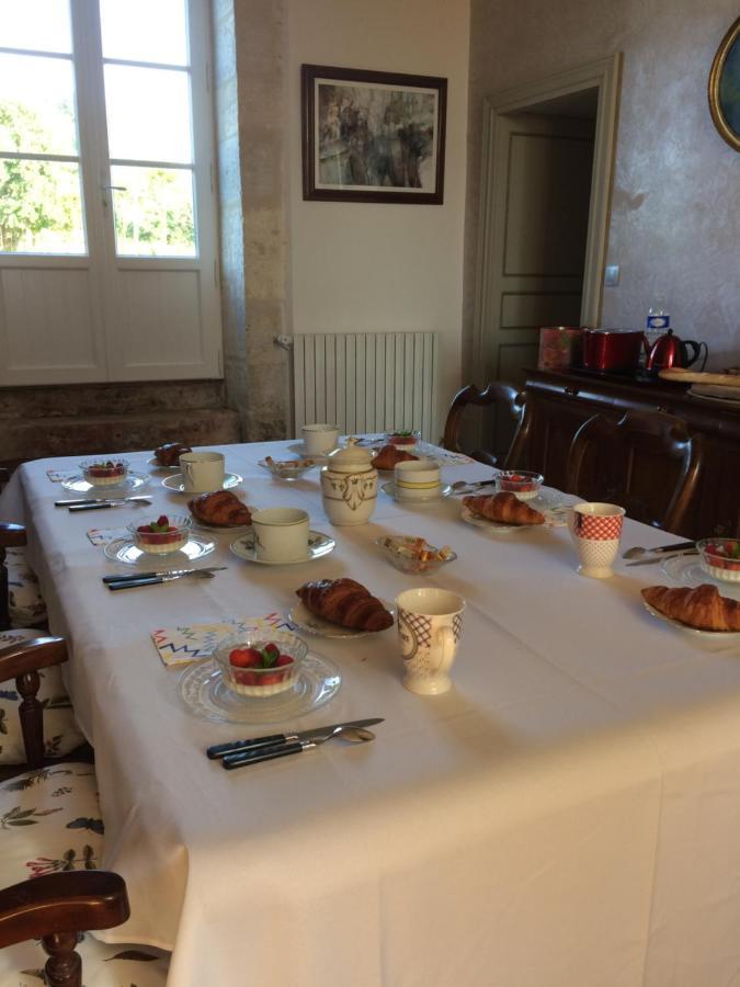 Chaniers Le Logis Du Plessis Bed & Breakfast エクステリア 写真